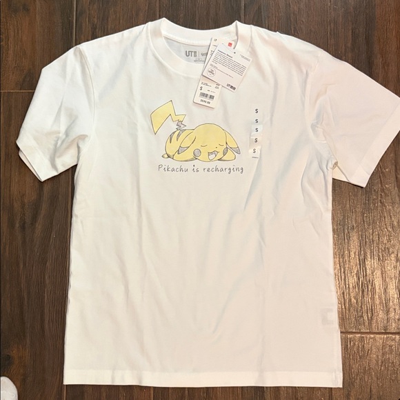 Uniqlo Other - Uniqlo White Pikachu Recharge T-Shirt 
Men’s small